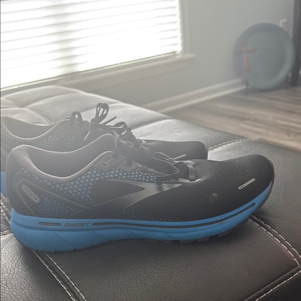 Brooks Black and Blue Athletic Shoes with Cushioned Sole